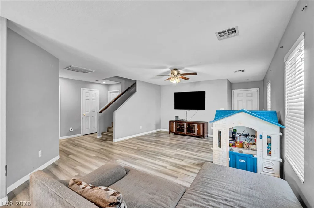 3966 Shimmering Plains, Las Vegas, NV 89129
