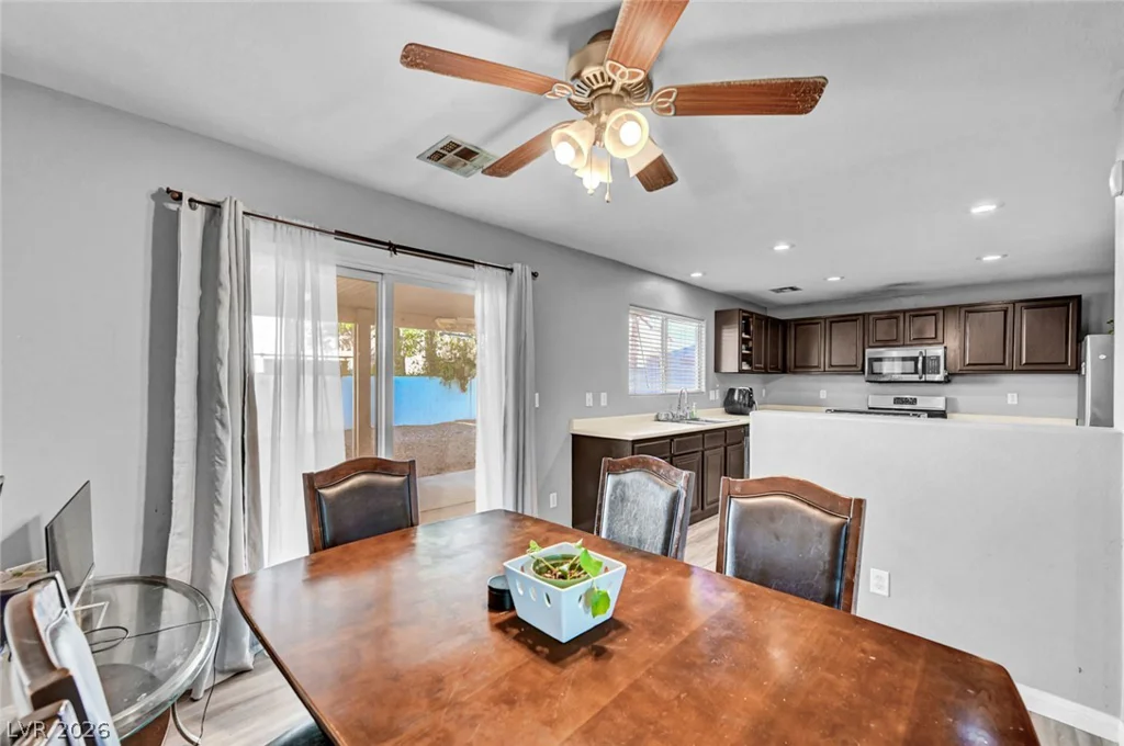 3966 Shimmering Plains, Las Vegas, NV 89129