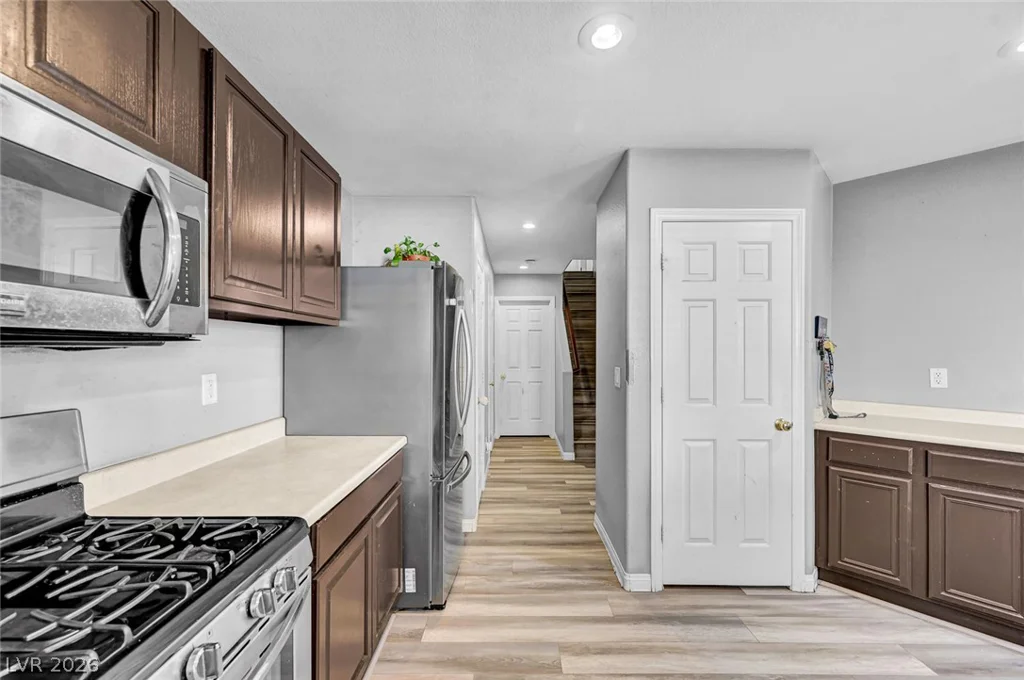 3966 Shimmering Plains, Las Vegas, NV 89129