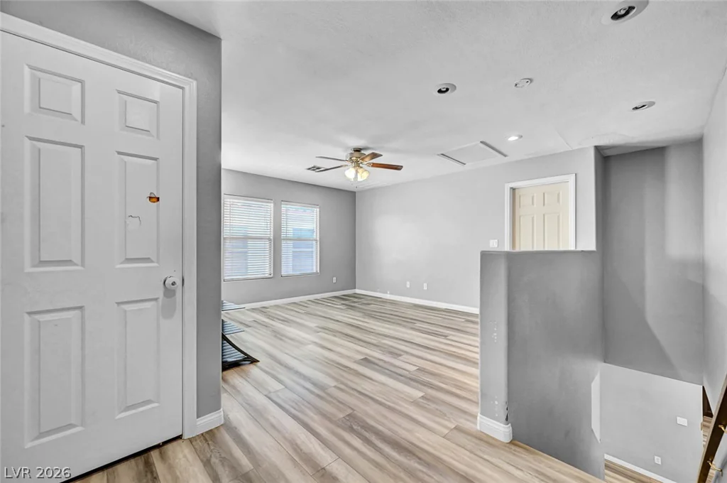 3966 Shimmering Plains, Las Vegas, NV 89129