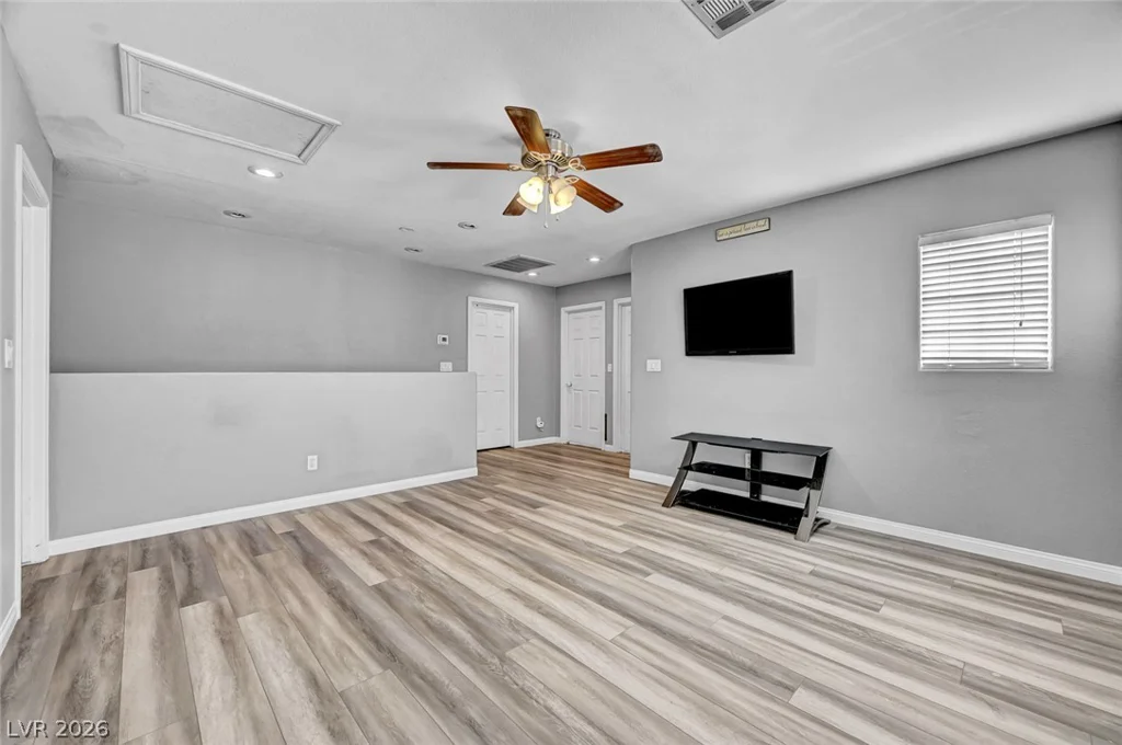 3966 Shimmering Plains, Las Vegas, NV 89129
