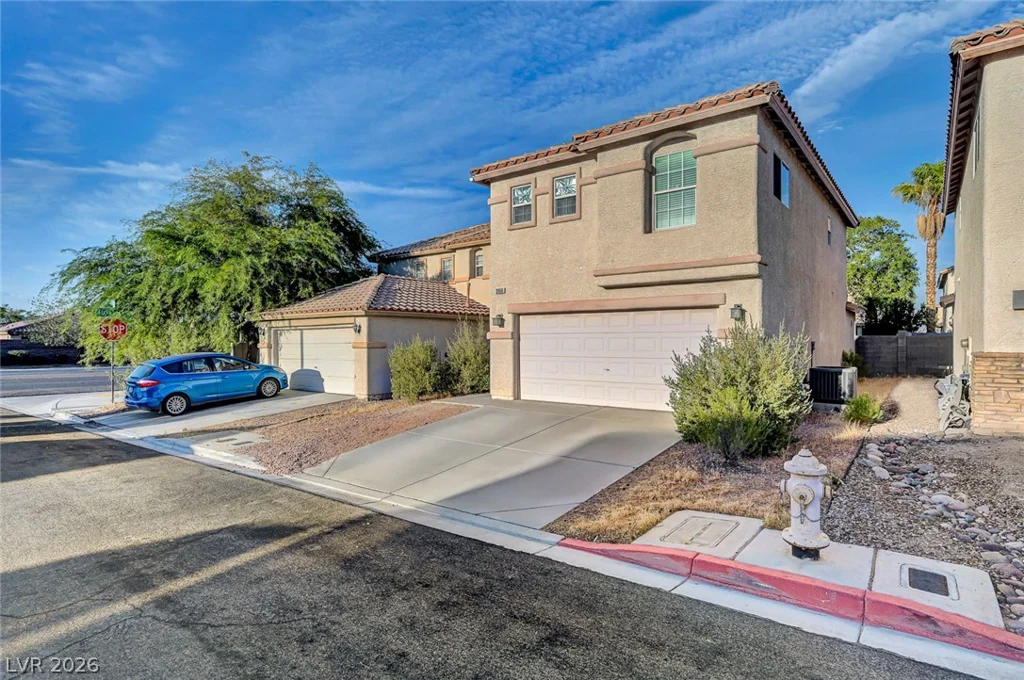 3966 Shimmering Plains, Las Vegas, NV 89129