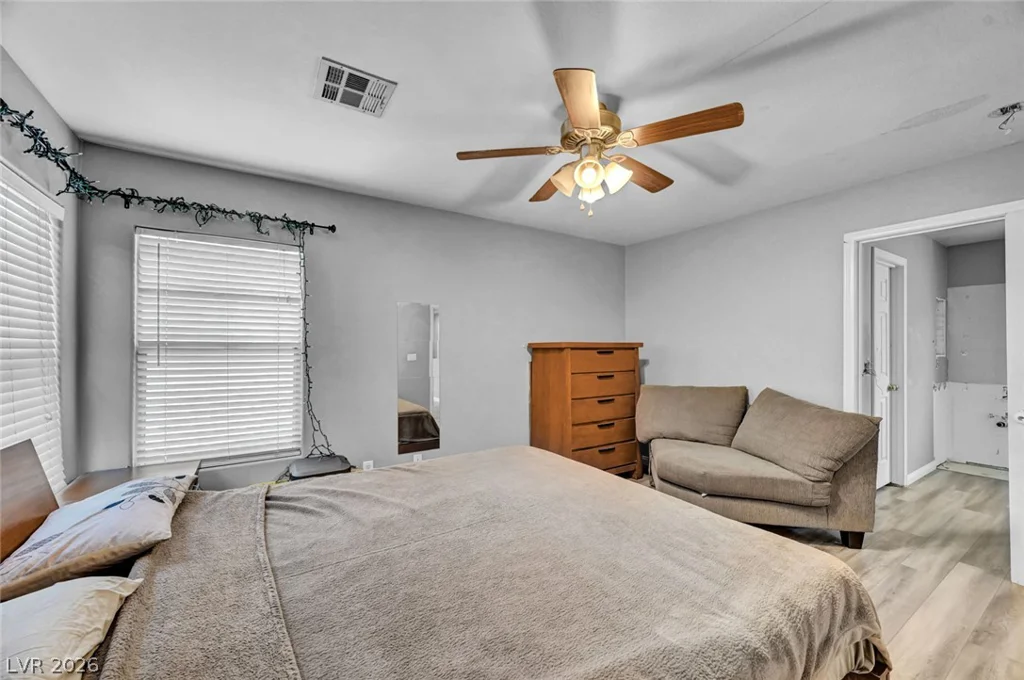 3966 Shimmering Plains, Las Vegas, NV 89129