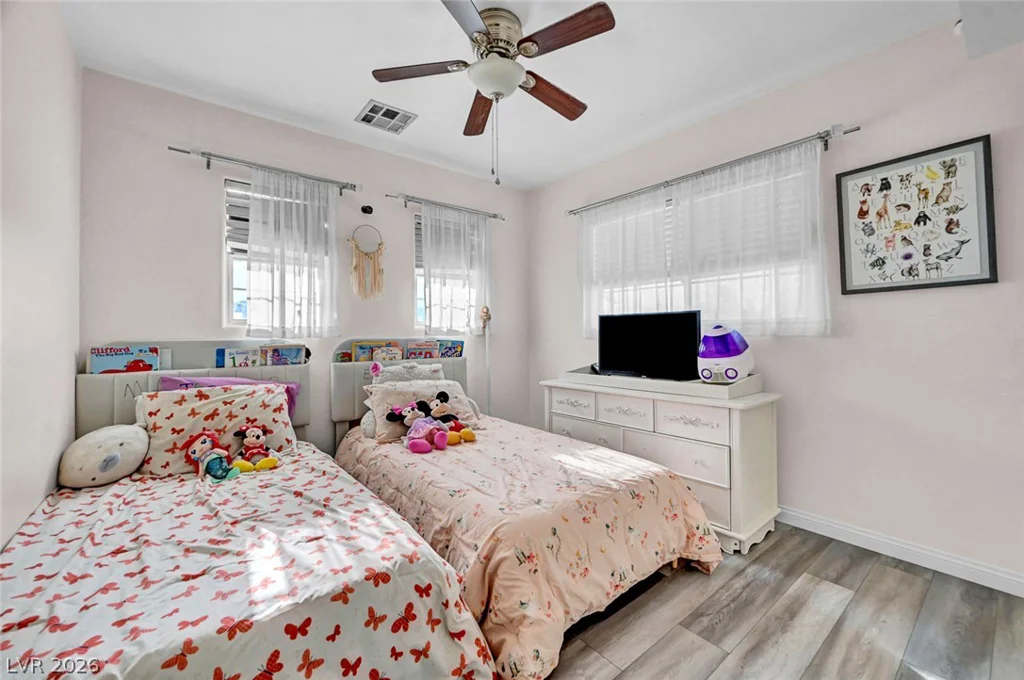 3966 Shimmering Plains, Las Vegas, NV 89129