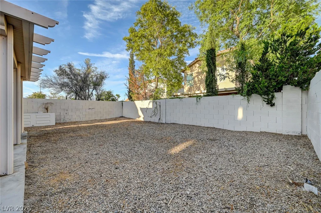 3966 Shimmering Plains, Las Vegas, NV 89129