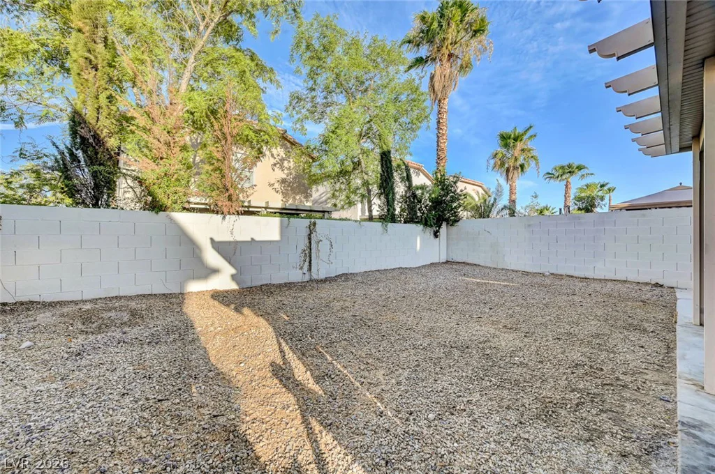 3966 Shimmering Plains, Las Vegas, NV 89129