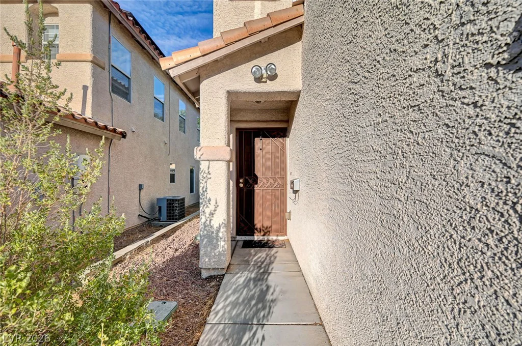 3966 Shimmering Plains, Las Vegas, NV 89129
