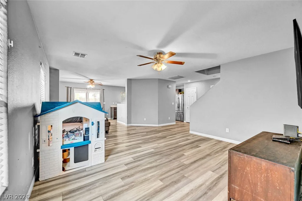 3966 Shimmering Plains, Las Vegas, NV 89129