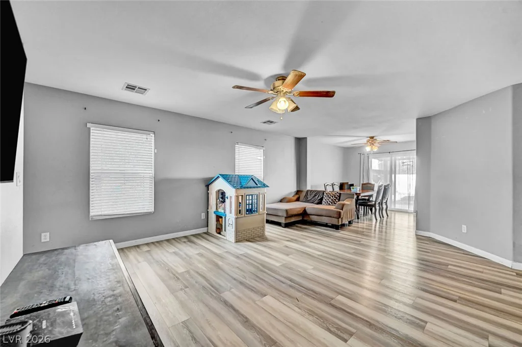 3966 Shimmering Plains, Las Vegas, NV 89129