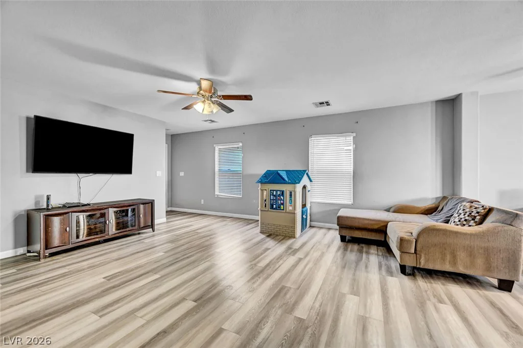 3966 Shimmering Plains, Las Vegas, NV 89129