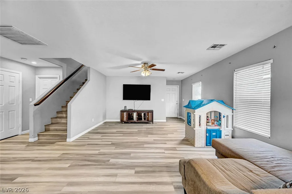 3966 Shimmering Plains, Las Vegas, NV 89129