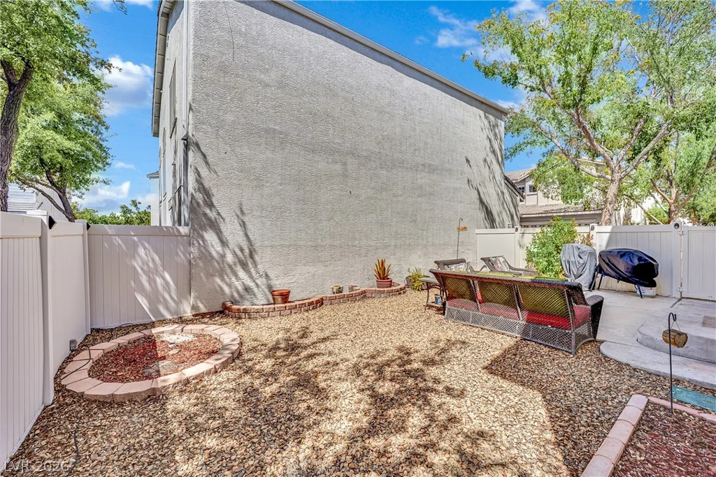 1532 Stone Valley, Las Vegas, NV 89183