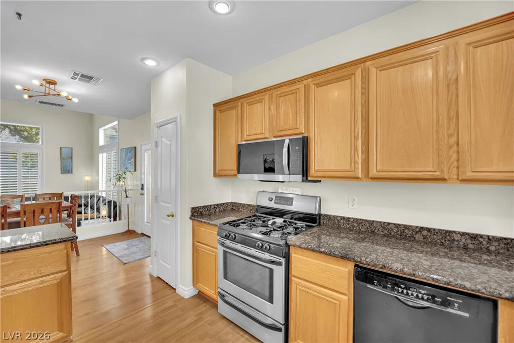 1532 Stone Valley, Las Vegas, NV 89183