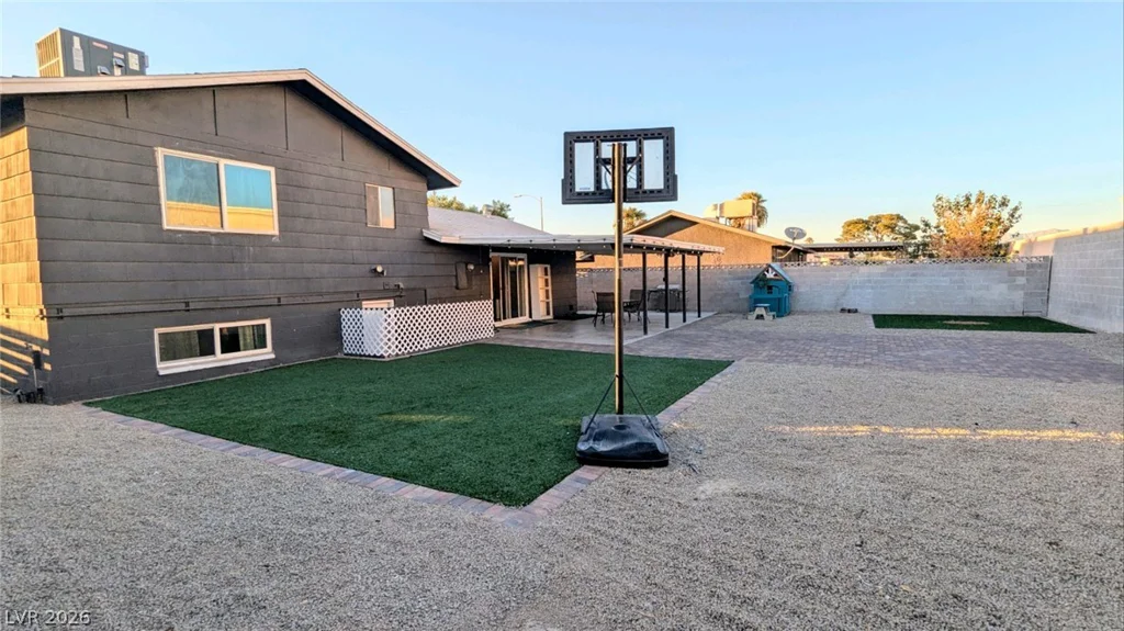 813 Cline, Las Vegas, NV 89145