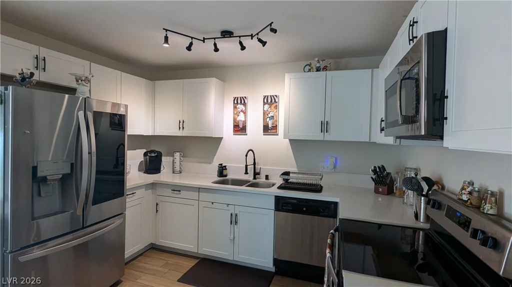 813 Cline, Las Vegas, NV 89145