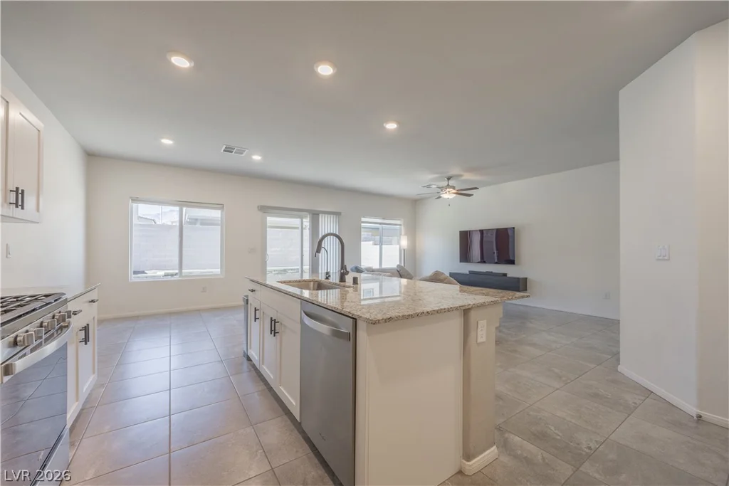 3760 Ramura, North Las Vegas, NV 89084