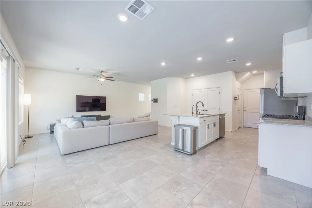 3760 Ramura, North Las Vegas, NV 89084