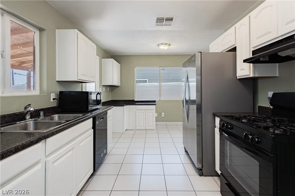 1904 Carey, North Las Vegas, NV 89032