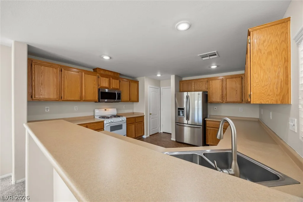 6512 Chatterer, North Las Vegas, NV 89084