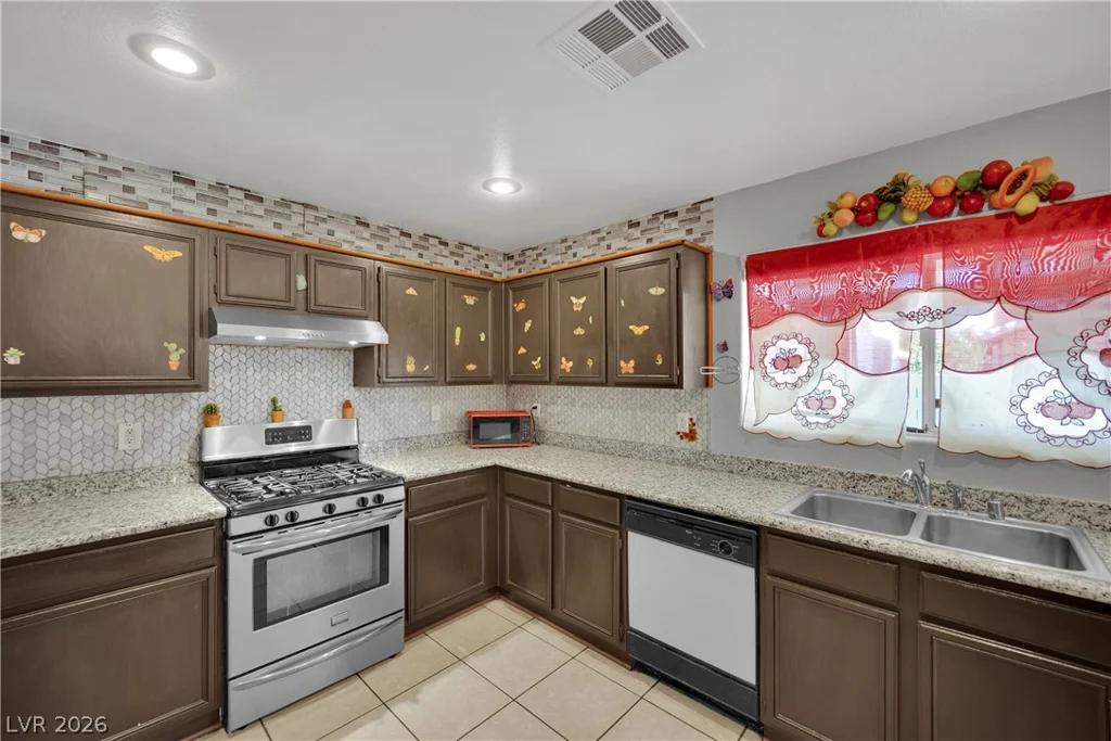 5311 Georgeson, Las Vegas, NV 89110