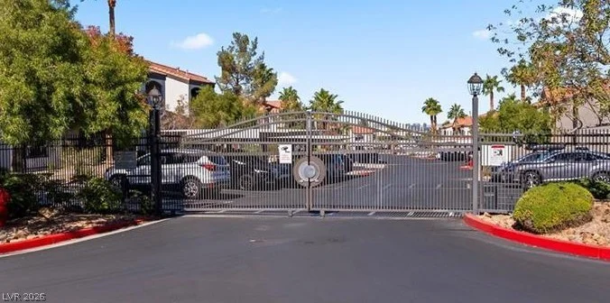 950 Seven Hills, Henderson, NV 89052