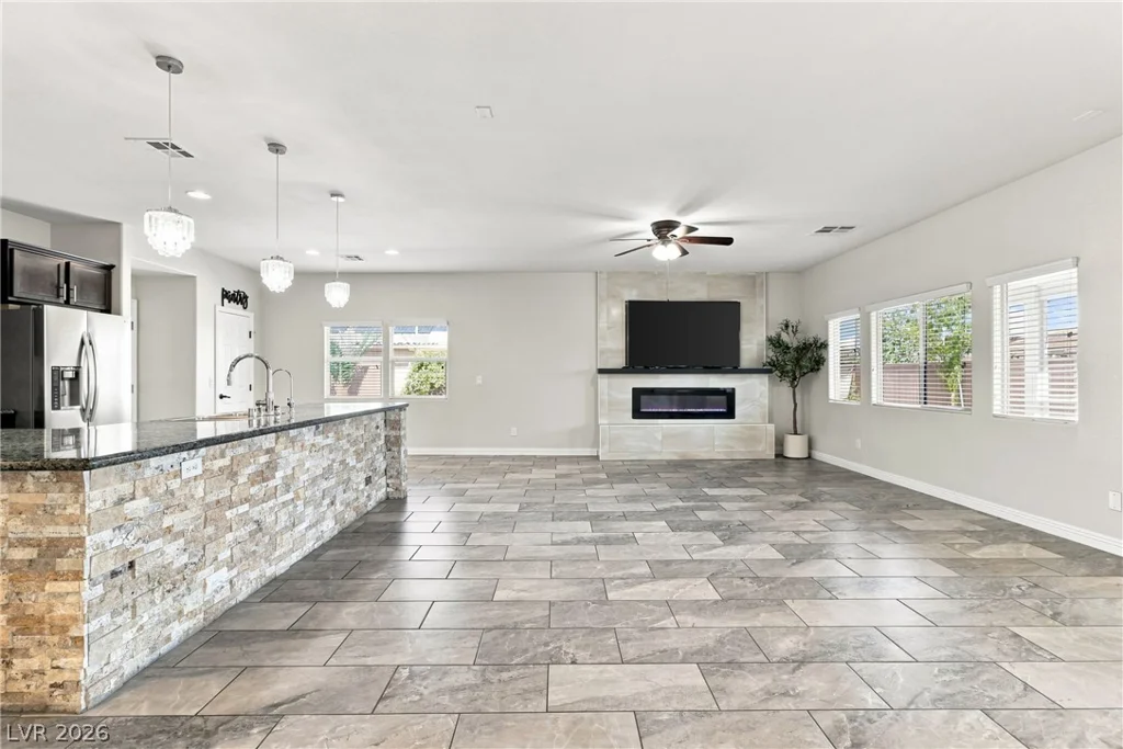 2668 Dorshester Heights, Las Vegas, NV 89108