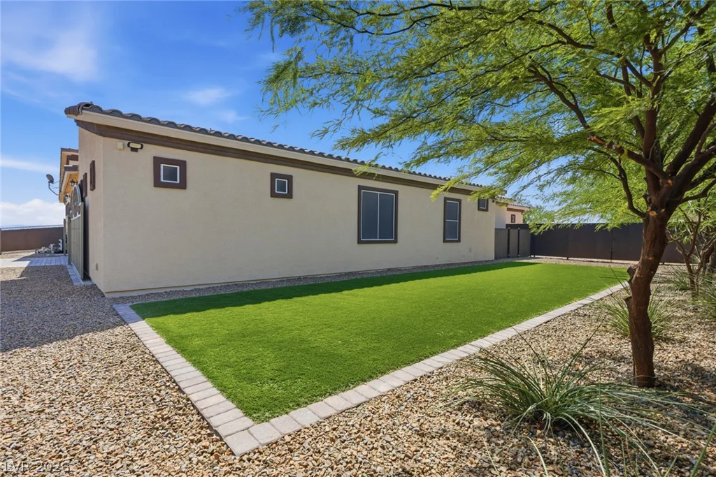 9065 CAMERON, Las Vegas, NV 89139
