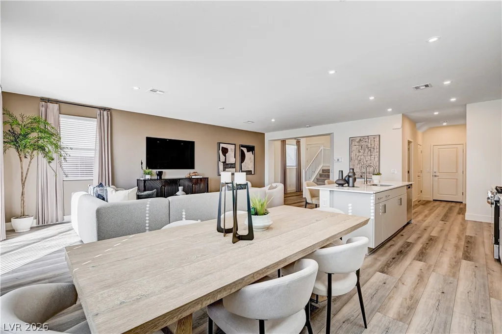 2492 Tom Collins, Las Vegas, NV 89121