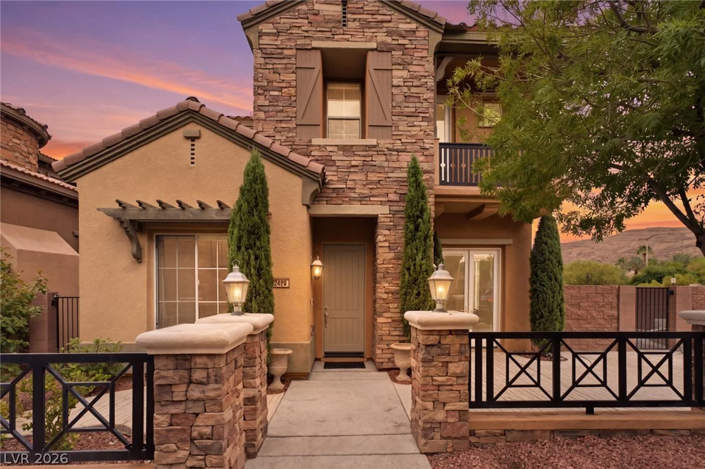 2450 Granada Bluff, Las Vegas, NV 89135