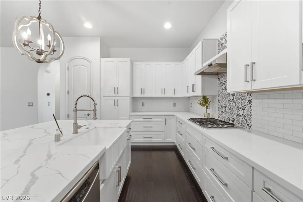 2450 Granada Bluff, Las Vegas, NV 89135