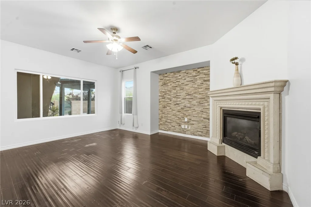 2450 Granada Bluff, Las Vegas, NV 89135