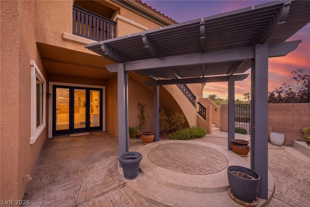 2450 Granada Bluff, Las Vegas, NV 89135