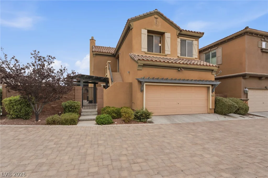 2450 Granada Bluff, Las Vegas, NV 89135