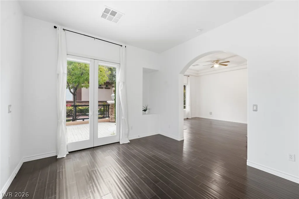 2450 Granada Bluff, Las Vegas, NV 89135
