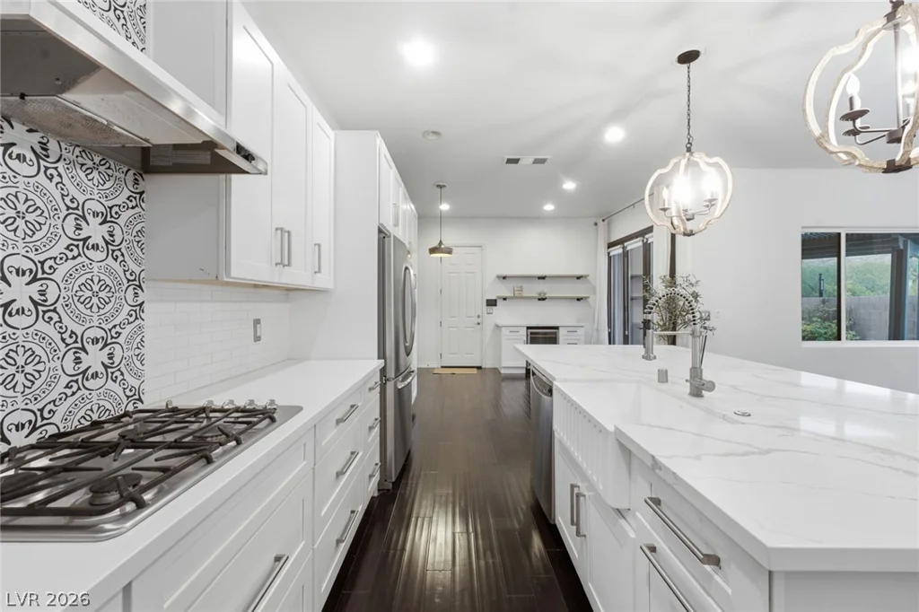 2450 Granada Bluff, Las Vegas, NV 89135
