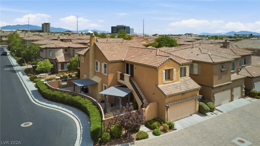 2450 Granada Bluff, Las Vegas, NV 89135