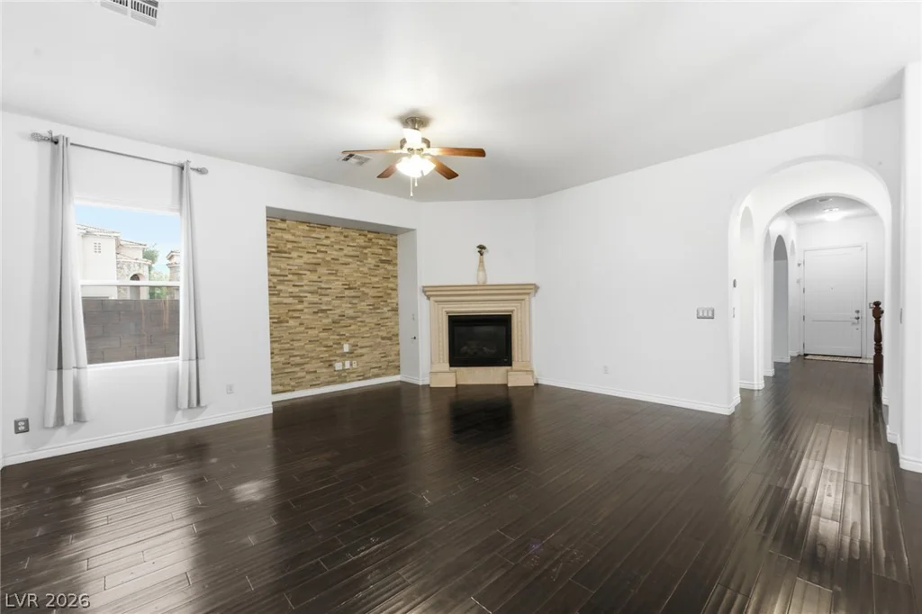 2450 Granada Bluff, Las Vegas, NV 89135