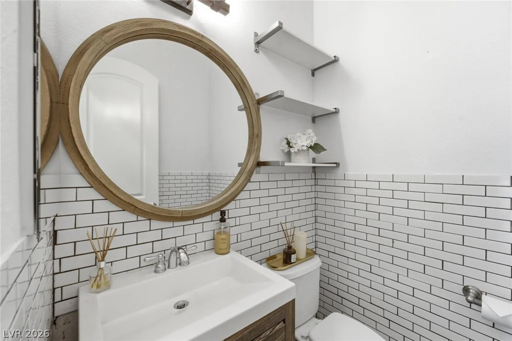 2450 Granada Bluff, Las Vegas, NV 89135