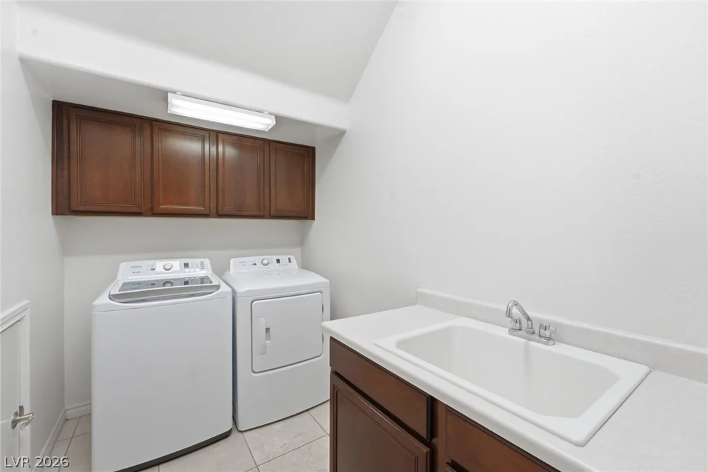 2450 Granada Bluff, Las Vegas, NV 89135