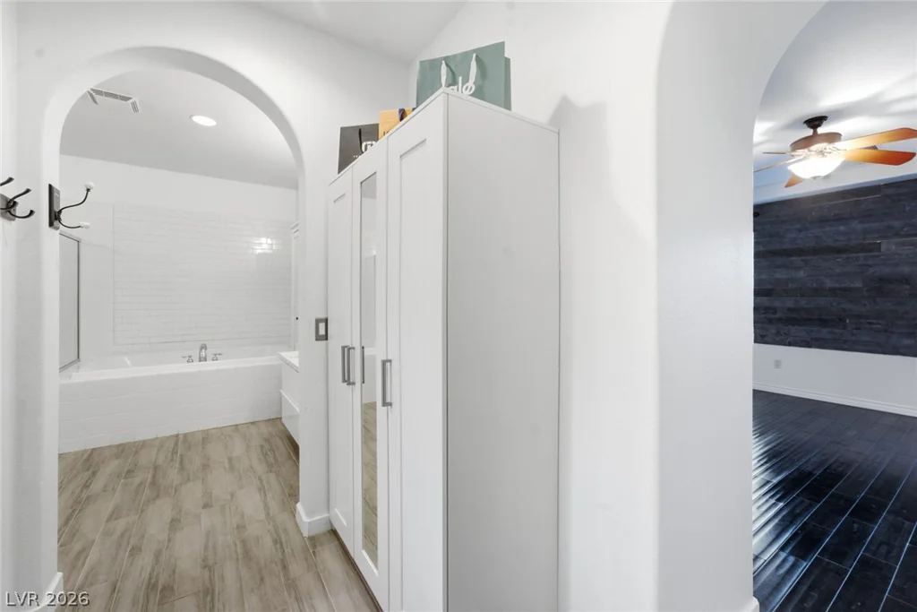 2450 Granada Bluff, Las Vegas, NV 89135