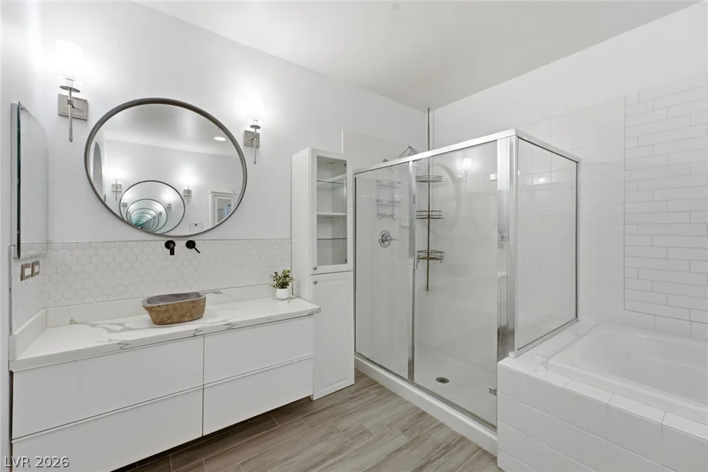 2450 Granada Bluff, Las Vegas, NV 89135