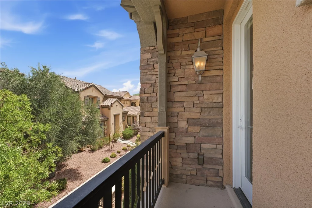 2450 Granada Bluff, Las Vegas, NV 89135