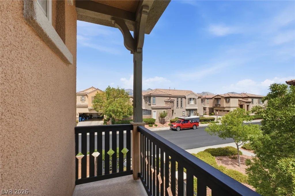 2450 Granada Bluff, Las Vegas, NV 89135
