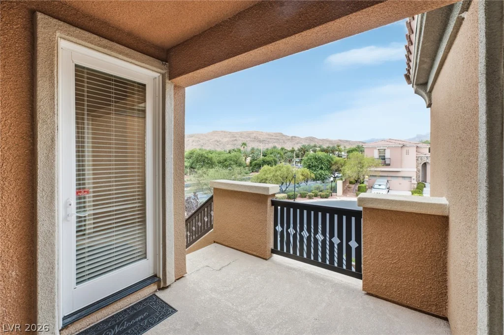 2450 Granada Bluff, Las Vegas, NV 89135