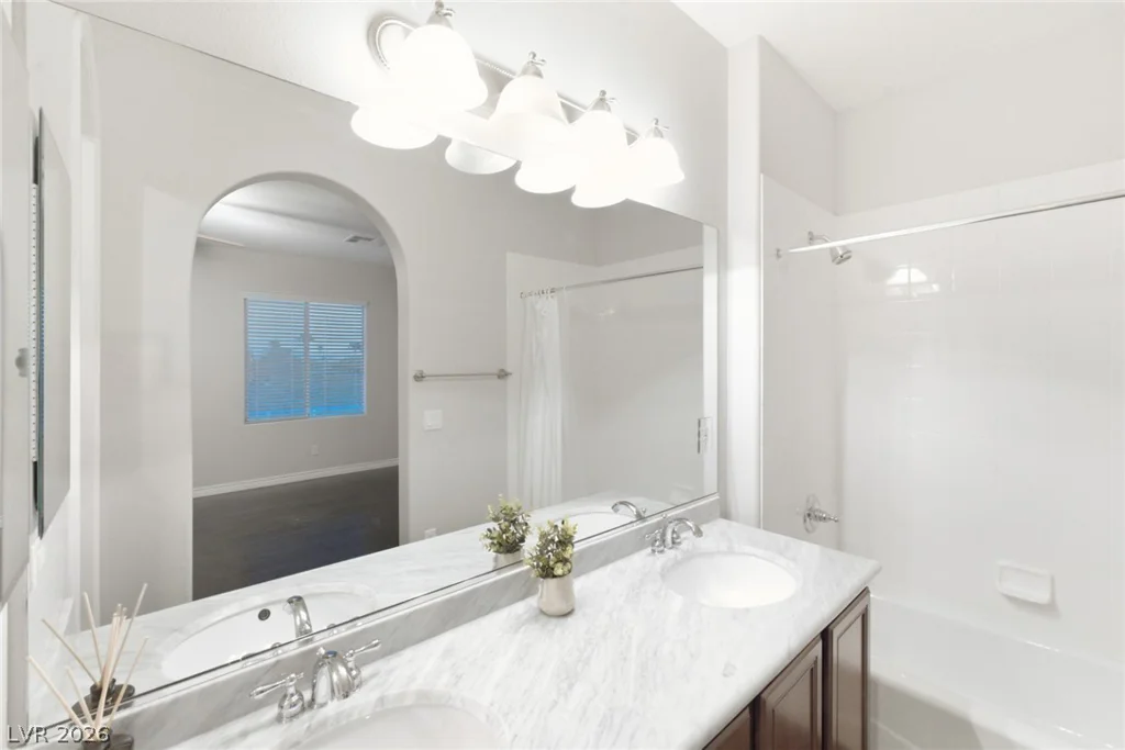 2450 Granada Bluff, Las Vegas, NV 89135