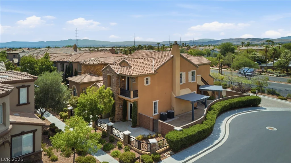 2450 Granada Bluff, Las Vegas, NV 89135