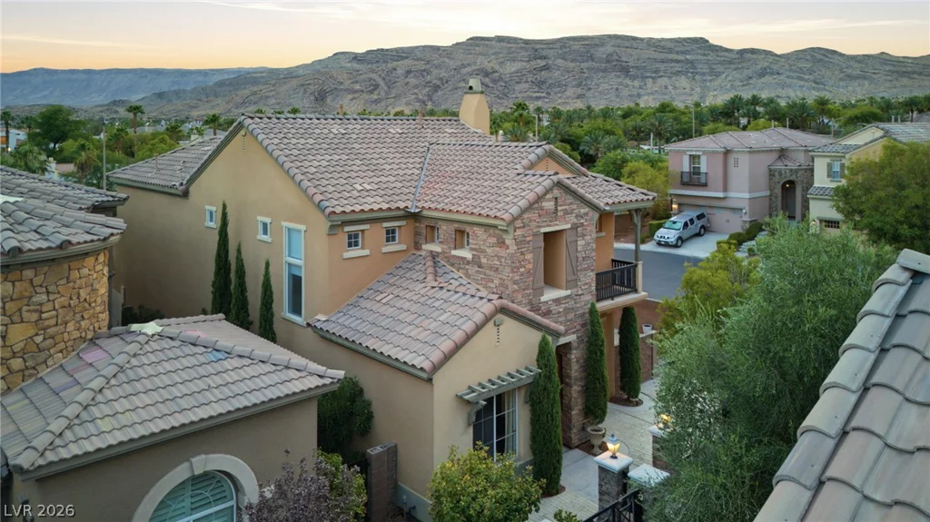 2450 Granada Bluff, Las Vegas, NV 89135