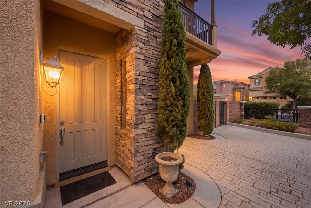 2450 Granada Bluff, Las Vegas, NV 89135
