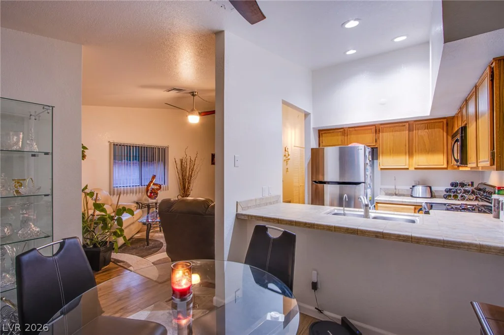 2225 Pine Breeze, Las Vegas, NV 89119