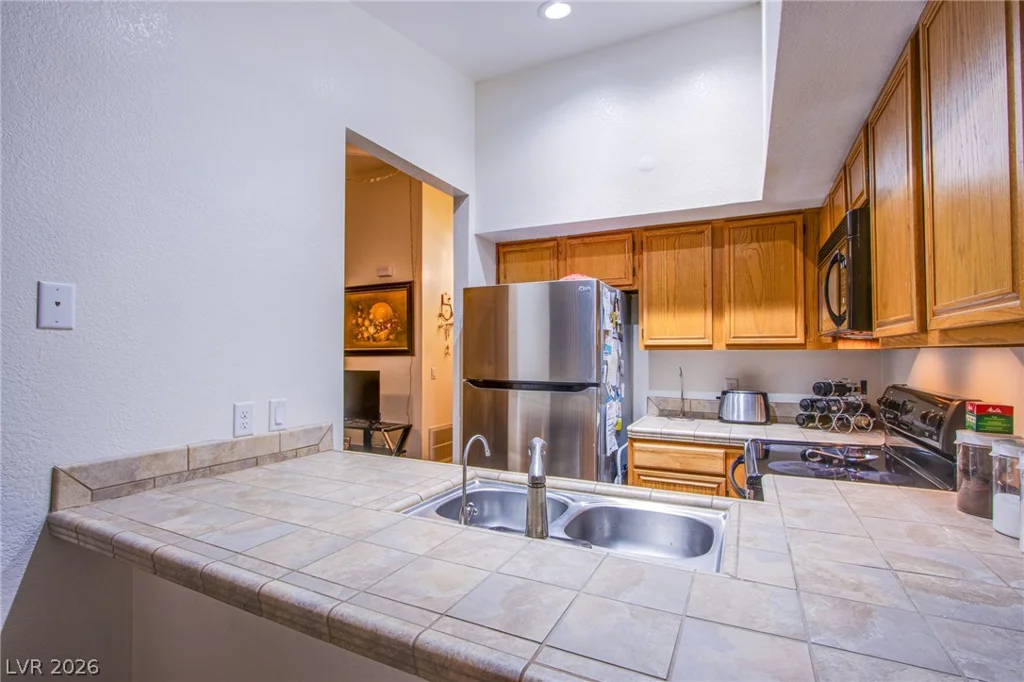 2225 Pine Breeze, Las Vegas, NV 89119